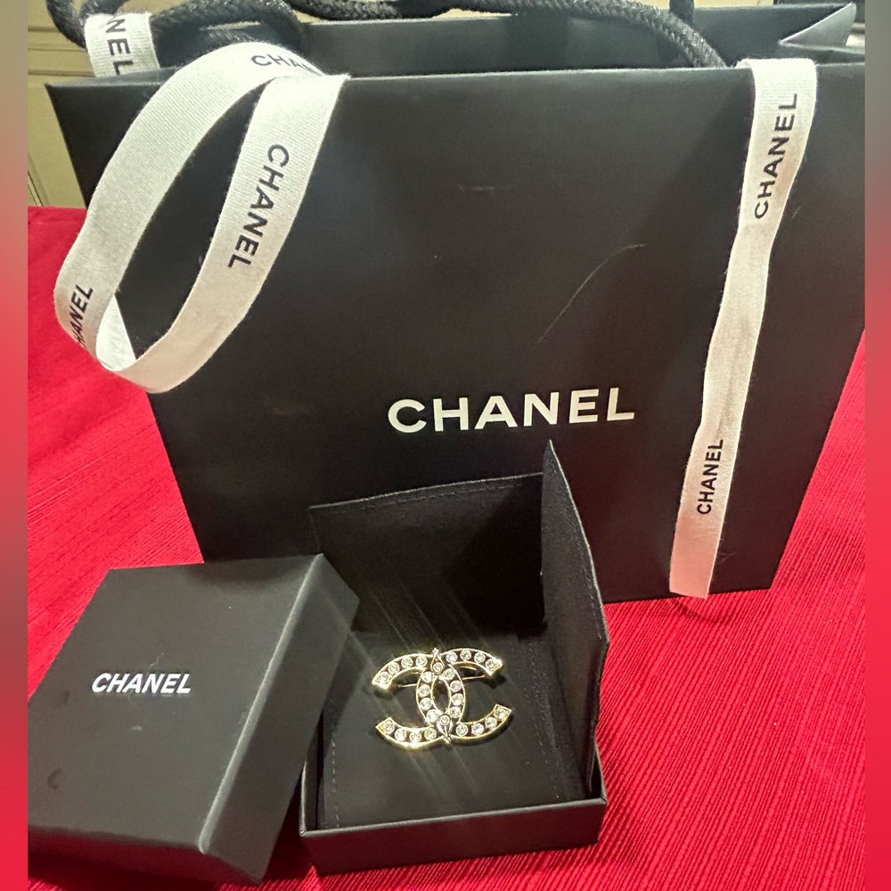 Chanel CC Logo Gold Rhinestone Authentic Brooch